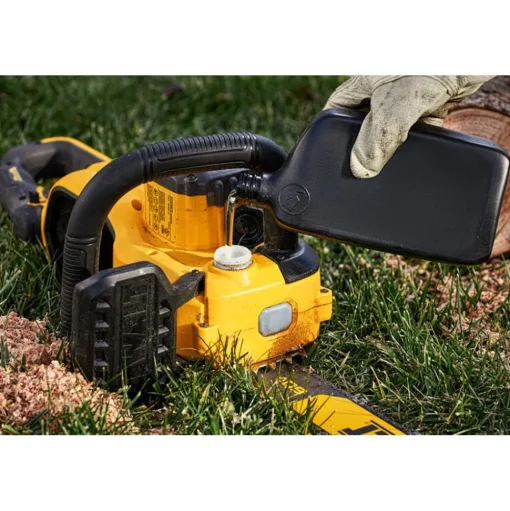 DeWalt 60V MAX 18" Chainsaw (Tool Only) DCCS672B