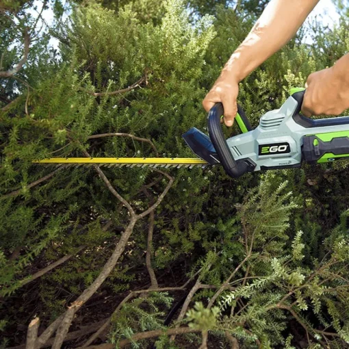 EGO POWER+ 24" Brushless 1" Cut Capacity Hedge Trimmer w/ 2.5Ah Battery & Charger Kit HT2411