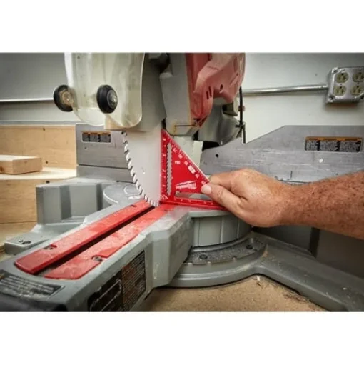 Milwaukee 4-1/2" Trim Square MLSQ040