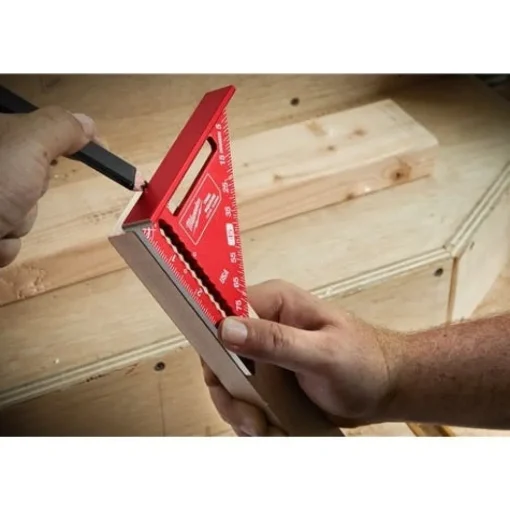Milwaukee 4-1/2" Trim Square MLSQ040