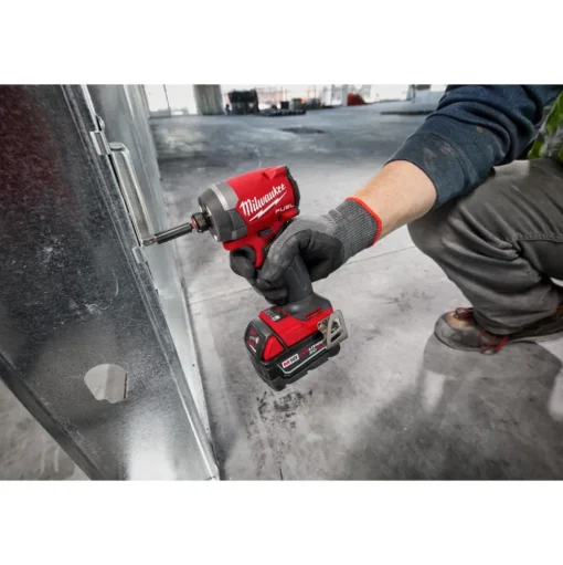Milwaukee M18 FUEL 1/4" Hex Impact Driver Kit 2953-22