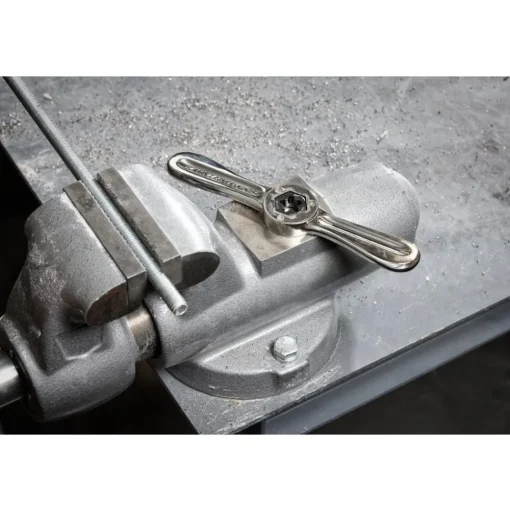 Milwaukee M3-0.60 mm 1-Inch Hex Threading Die 49-57-5310