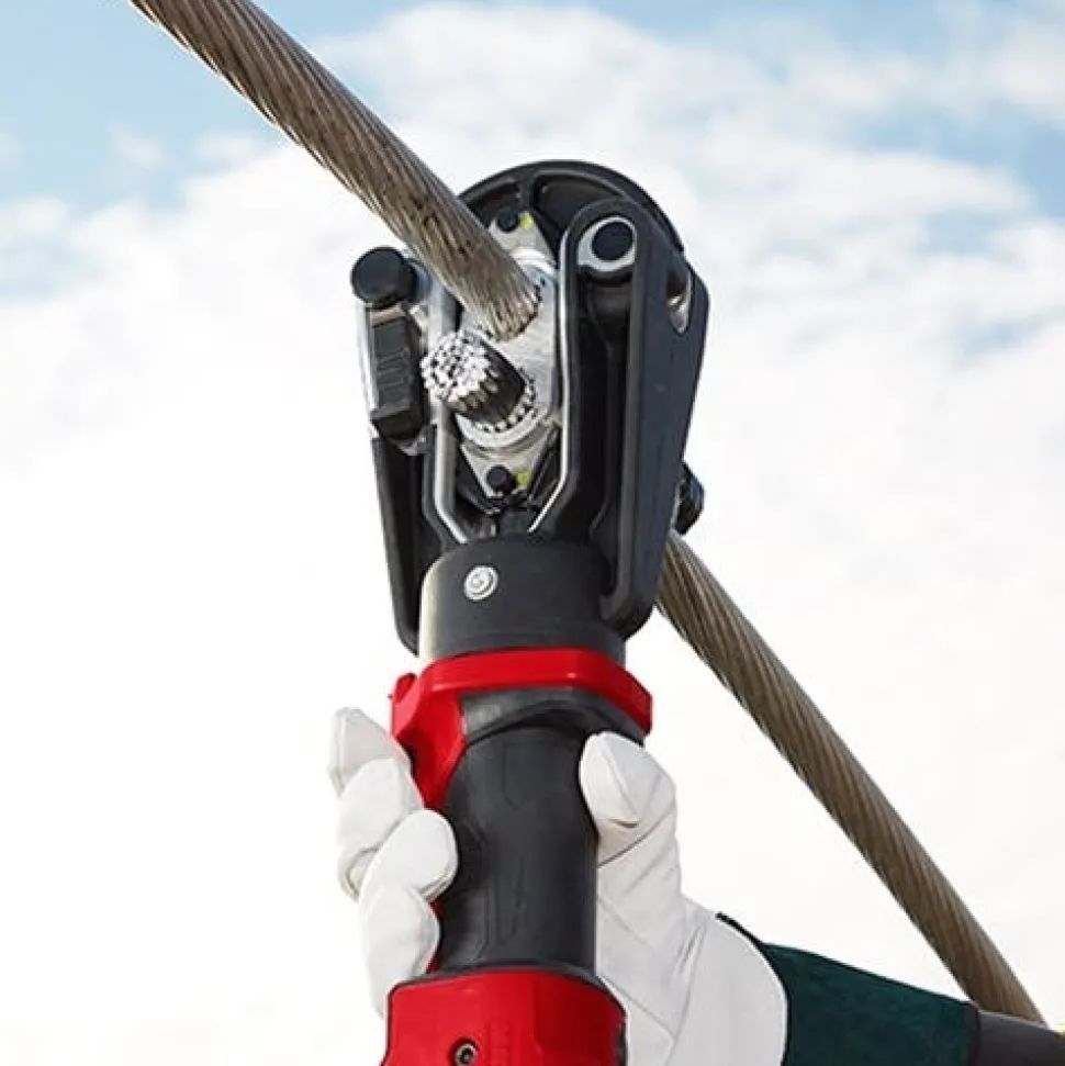 Milwaukee M18 15-Ton Crimper Force Logic One-Key (2.0Ah/5.0Ah) Kit 2879-22